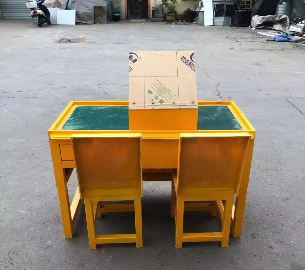 通城防静电导通桌井下煤矿火工品发放桌：危险品流转的安全守护者